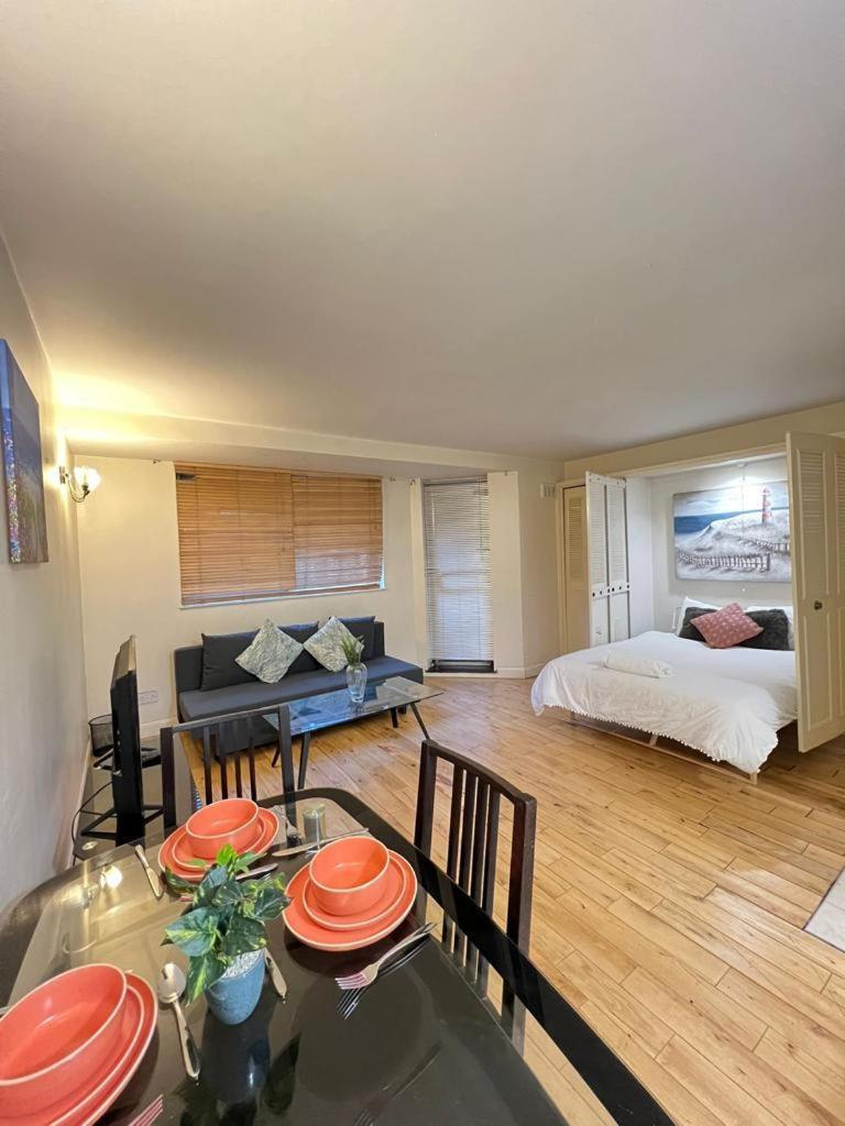 Chelsea Studio - Sleeps 4 - Near Cromwell Hospital *