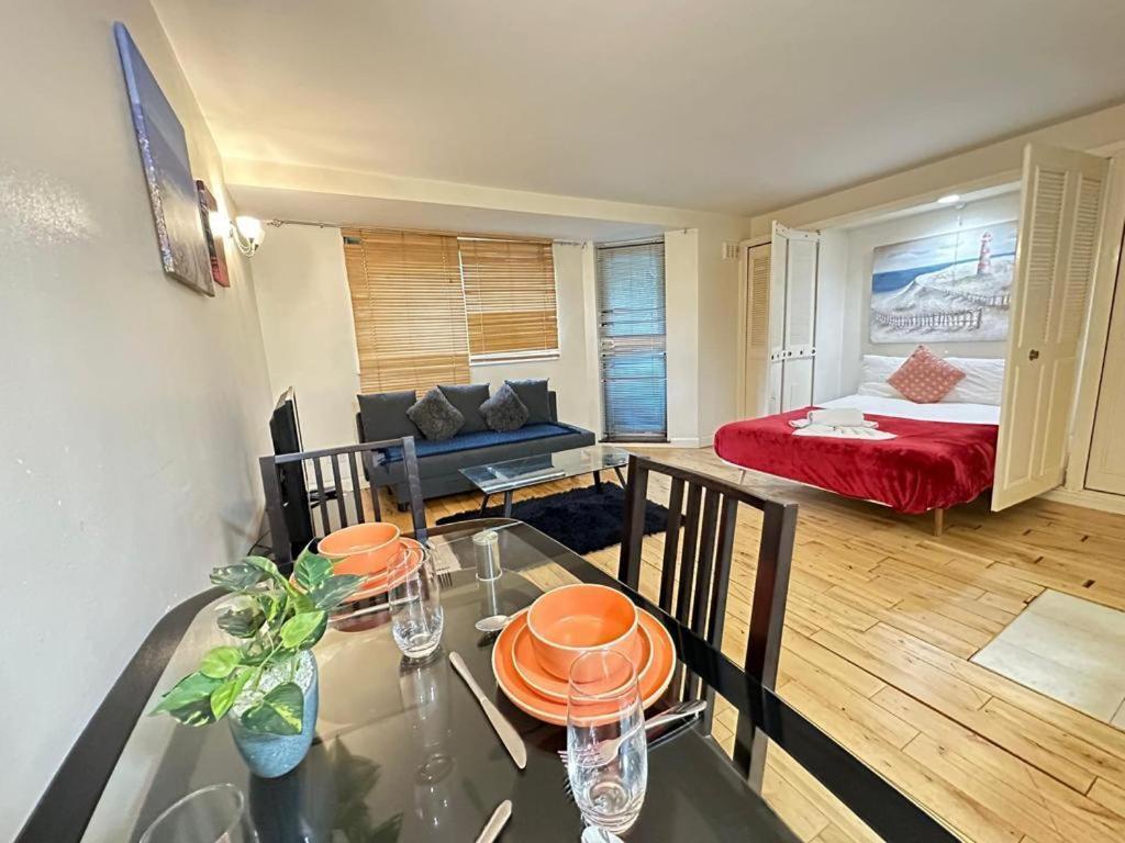 Chelsea Studio - Sleeps 4 - Near Cromwell Hospital *